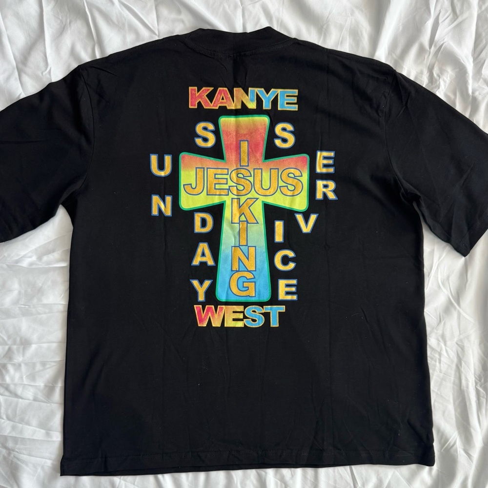 Jesus Is King” Tie-Dye Cross Tee – Sunday Service Tour (Size L, New)